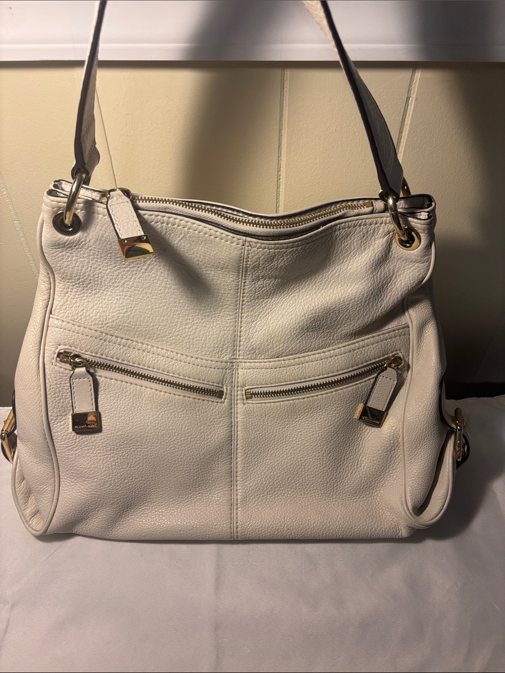 VGUC Michael Kors Fulton Large Pebbled Leather Hobo Shoulder Bag - Cream